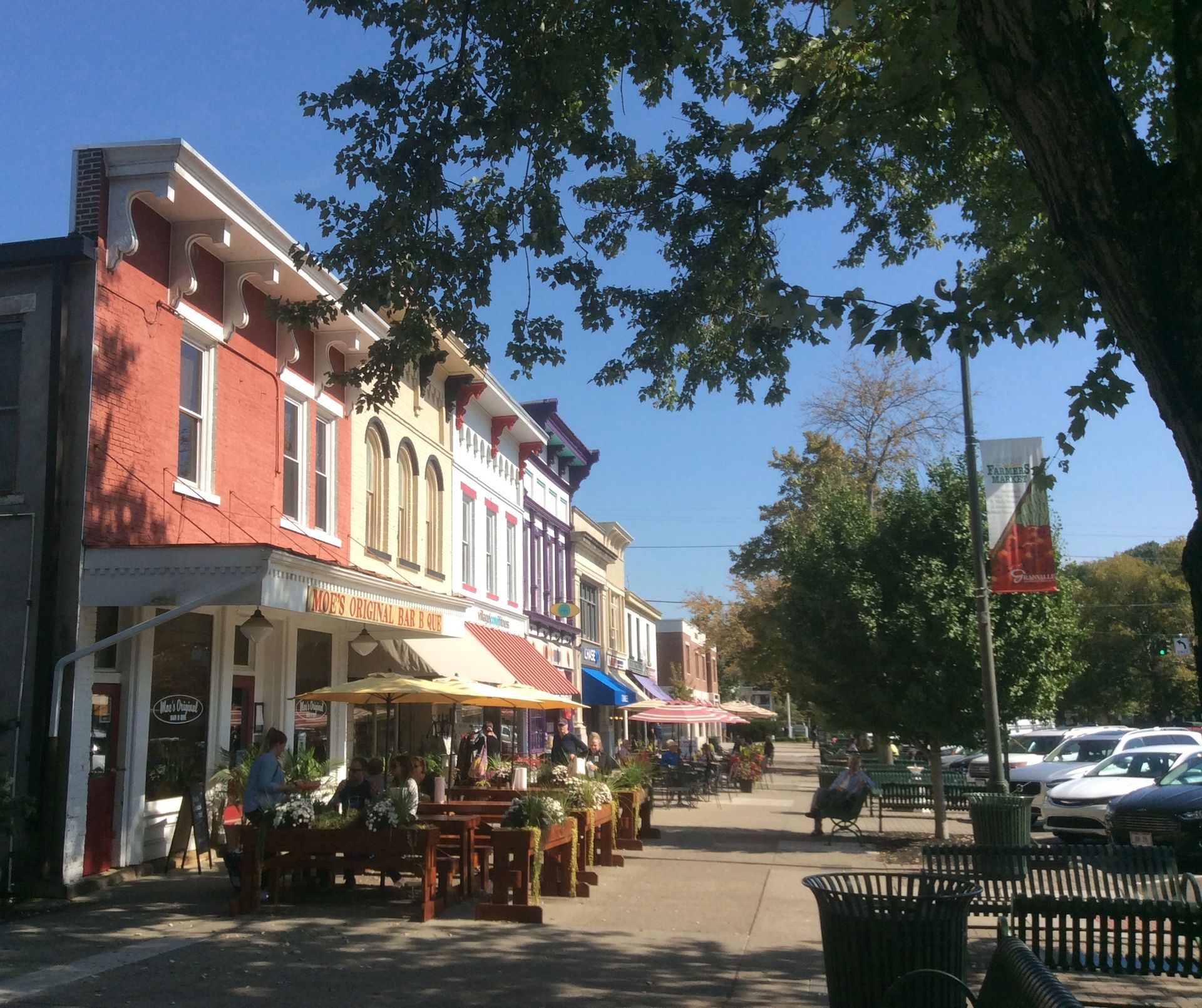 Outdoor dining in downtown Granville, Ohio
