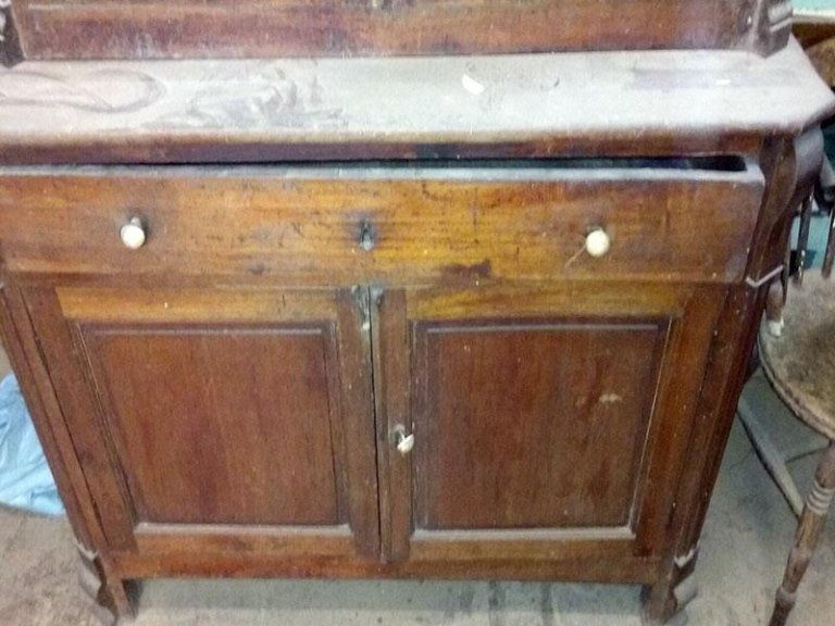 mobile in legno antico