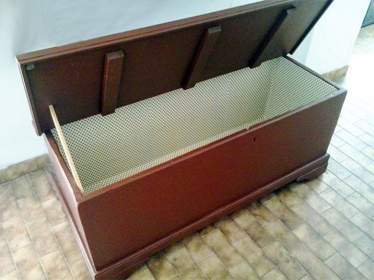 cassapanca in legno restaurata