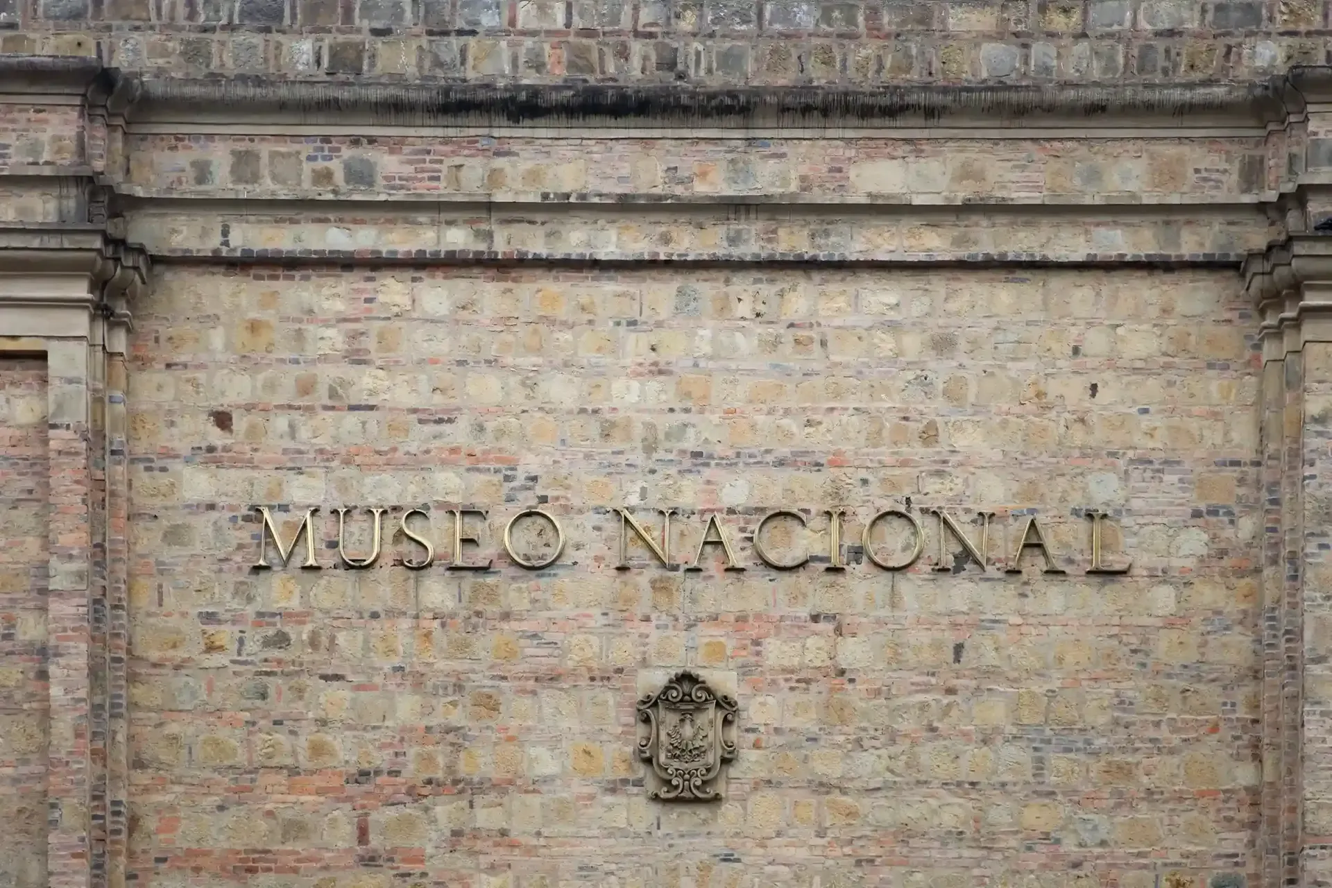 Entrada del museo en el centro histórico de Bogotá, museos en Bogotá para visitar.