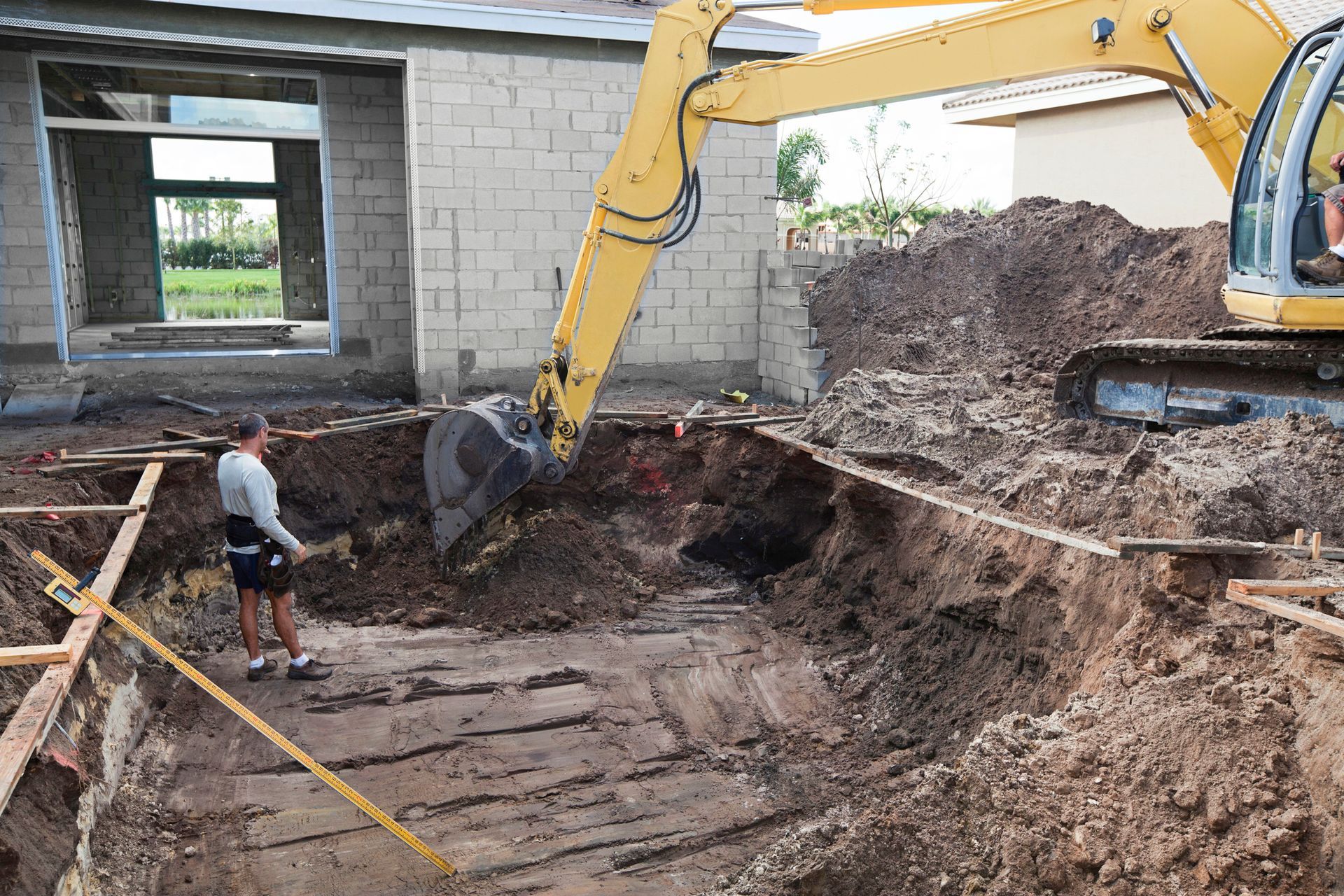 scavo fossa per piscina