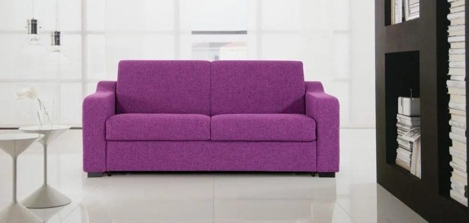 divano colorato a due posti
