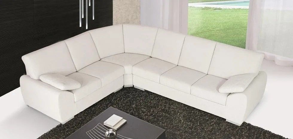 divano grande ad angolo bianco