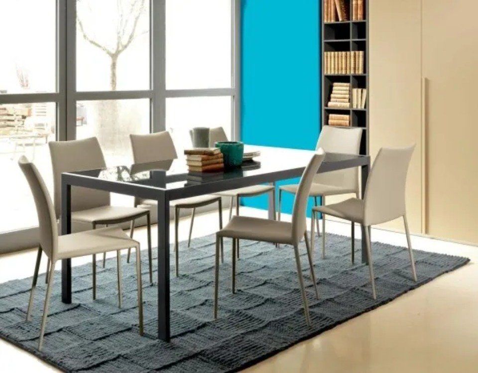 tavolo e sedie per interni