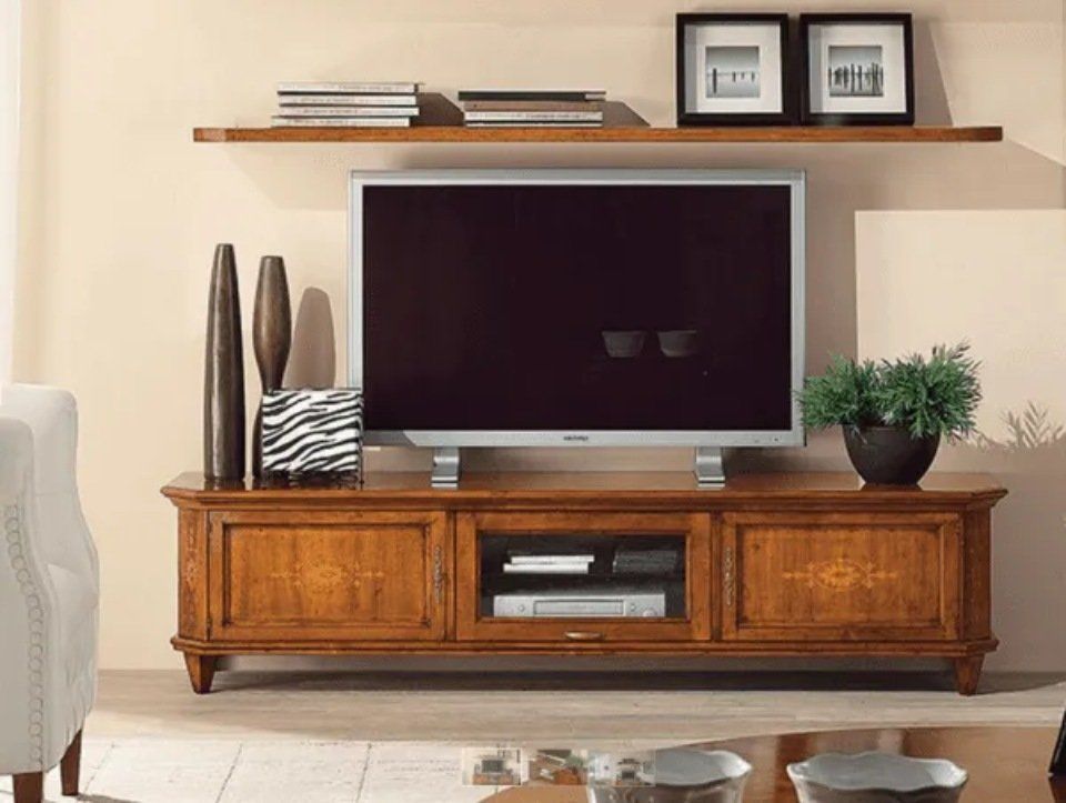 mobili di legno classici