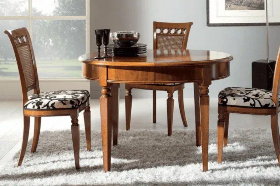 complementi di arredo in legno e tappeto