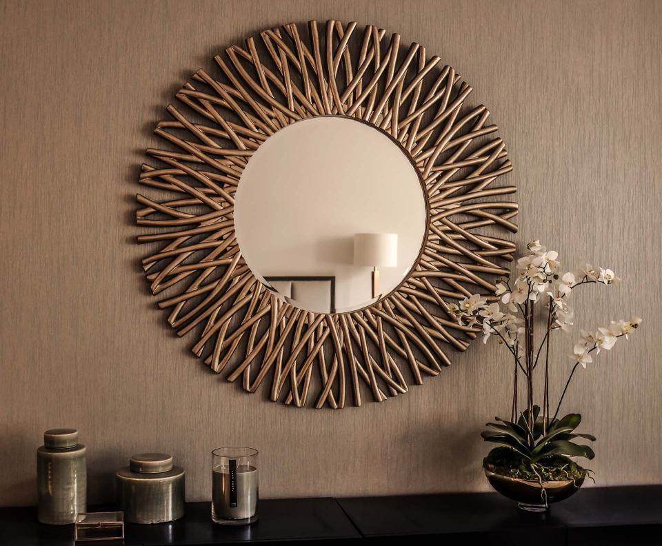 specchio e complementi di arredo