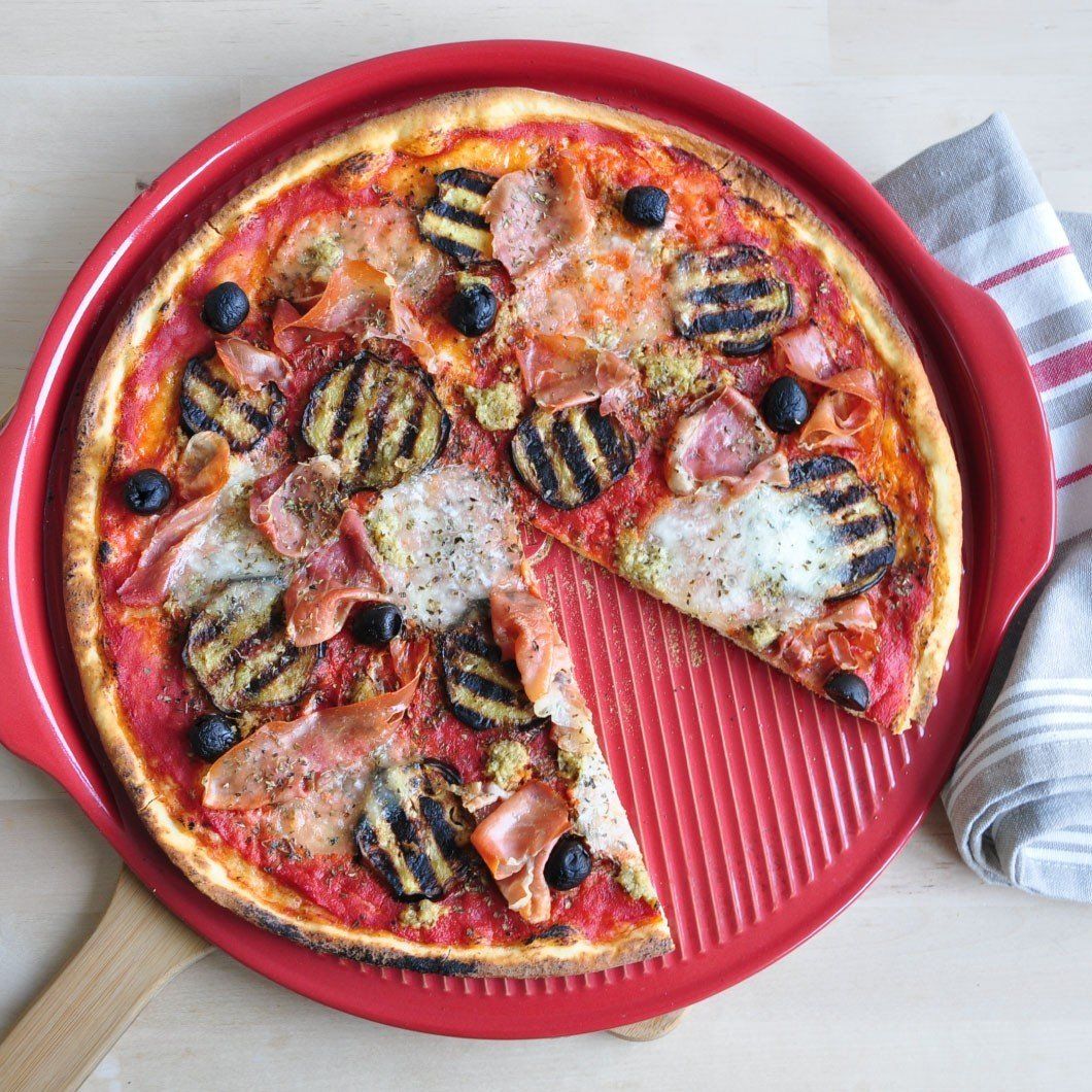 Pizza with Grilled Aubergines, Prociutto, Mozzarella and Green Pesto