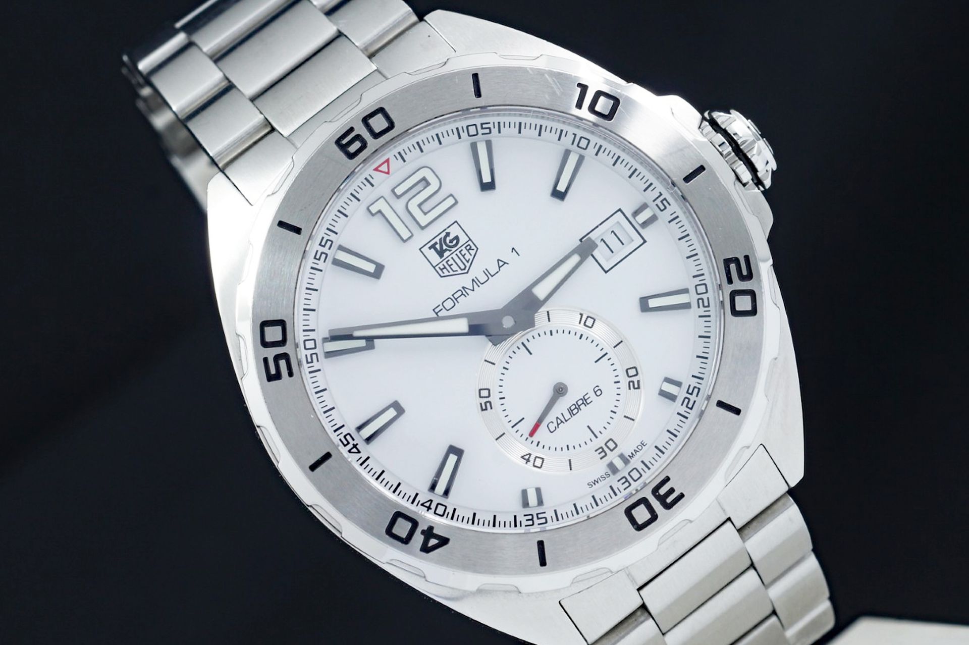 Foto horloge vooraanzicht op RobsWatchPlaza van een: TAG Heuer Formula 1 Calibre 6 WAZ2111