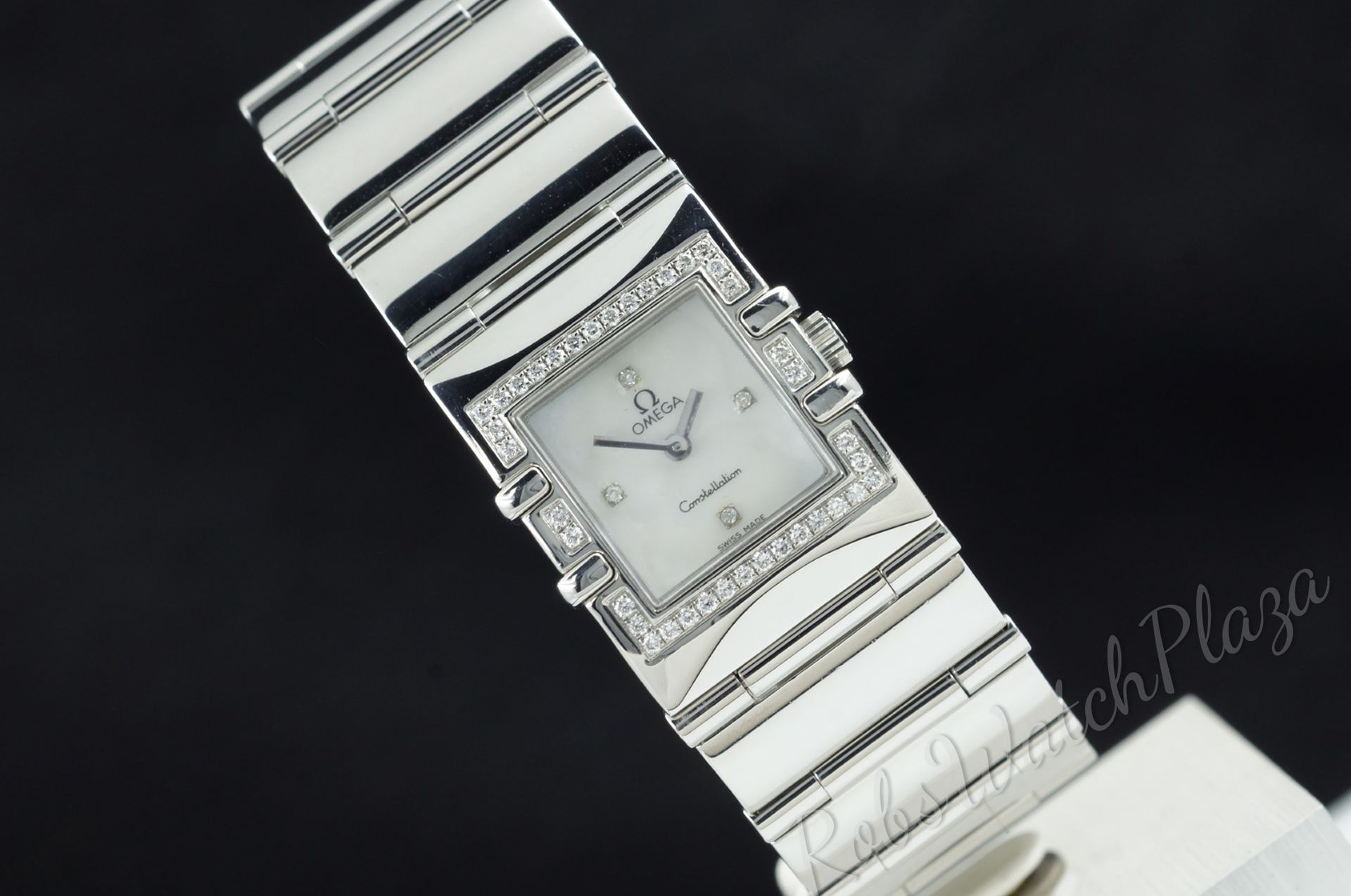Horloge vooraanzicht: Omega Constellation Quadra Quartz Diamonds Ladies MOP Dial 1528.76.00