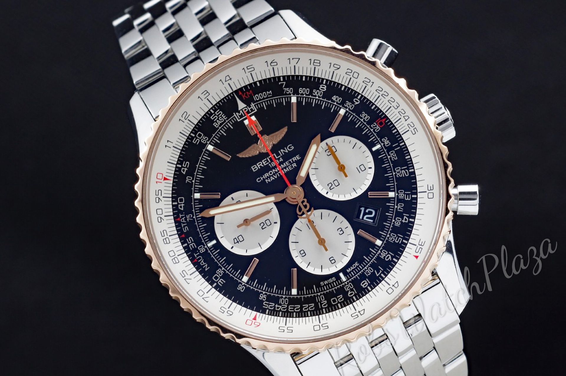 Foto horloge vooraanzicht: Breitling Navitimer 01 46mm Chronograph G/St UB012721/BE18