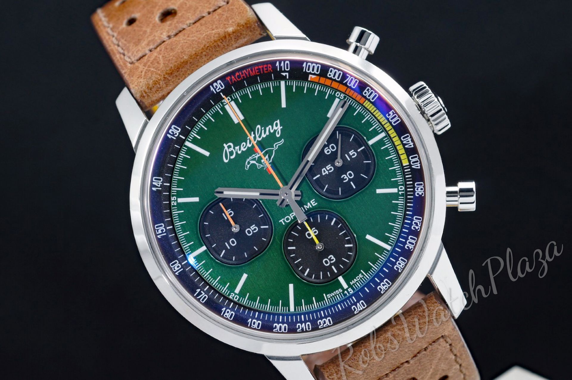 Foto horloge vooraanzicht op RobsWatchPlaza van een: Breitling Top Time Mustang A253101A1L1X1