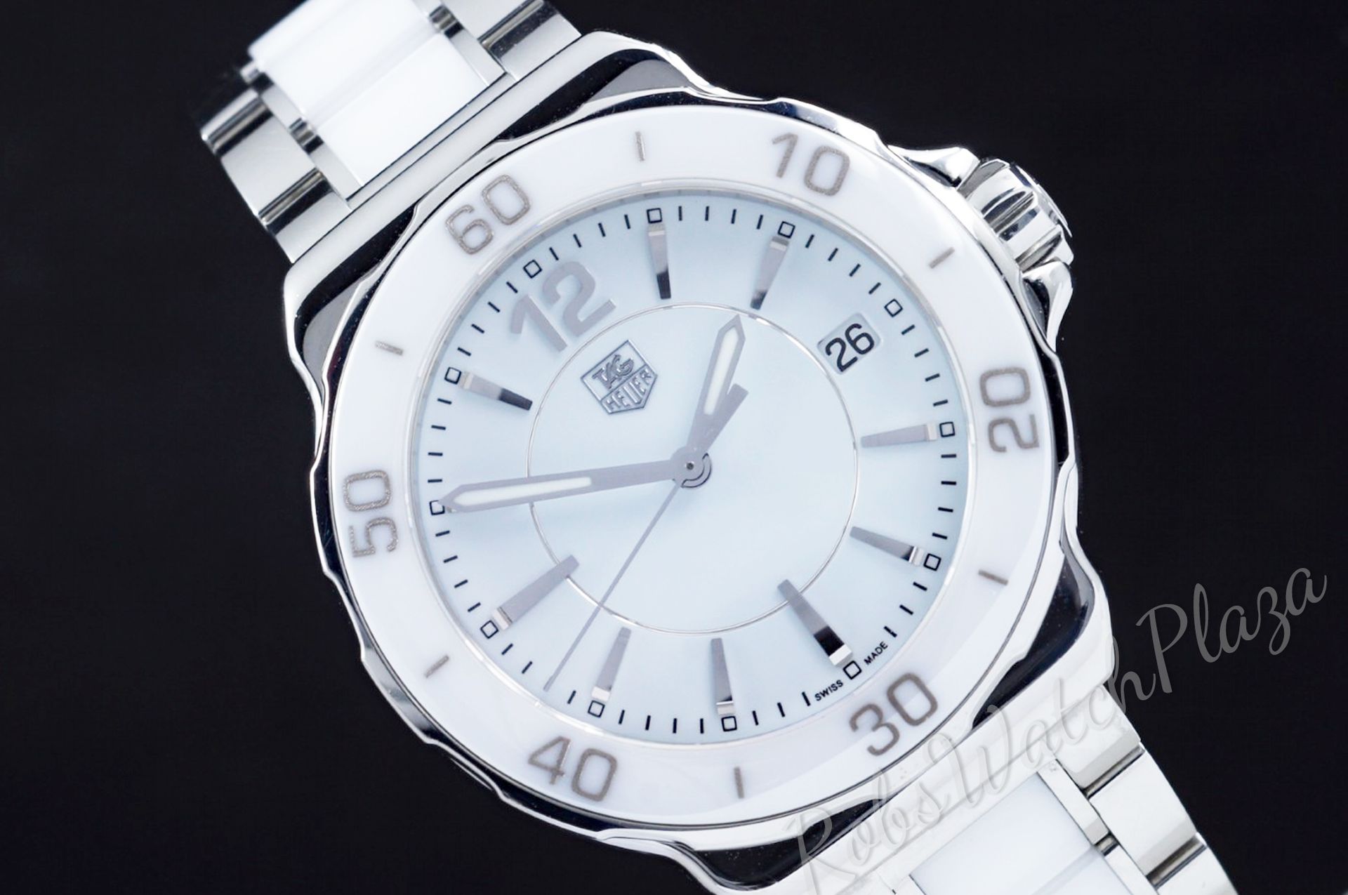 Foto horloge vooraanzicht op RobsWatchPlaza van een: TAG Heuer Formula 1 Quartz Ladies WAH1211