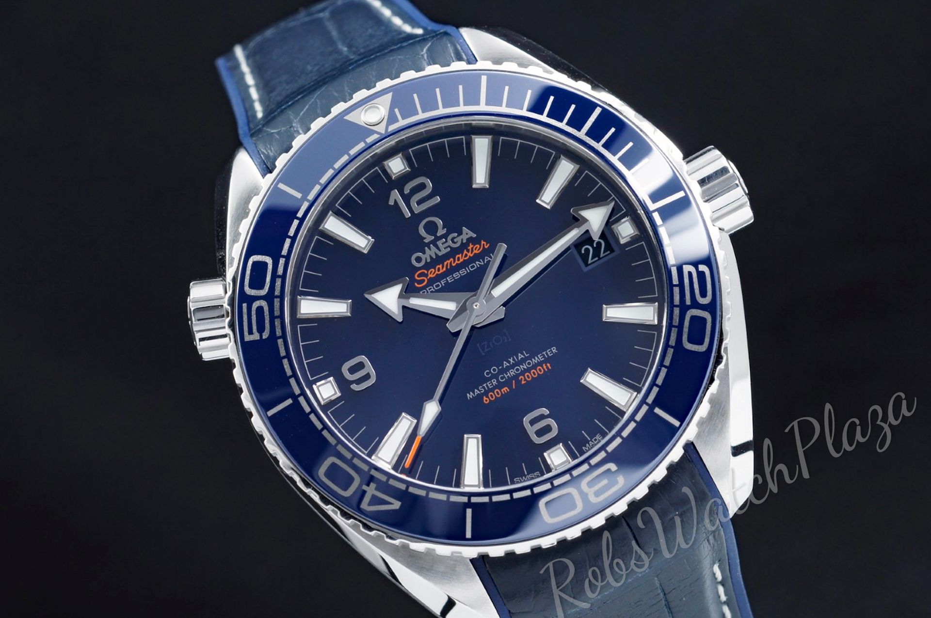 Foto horloge vooraanzicht op RobsWatchPlaza van een: Omega Seamaster Planet Ocean 600m 215.33.44.21.03.001