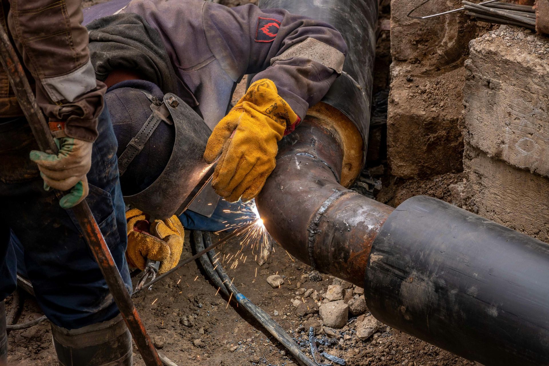 Man Pipe Doing Welding 