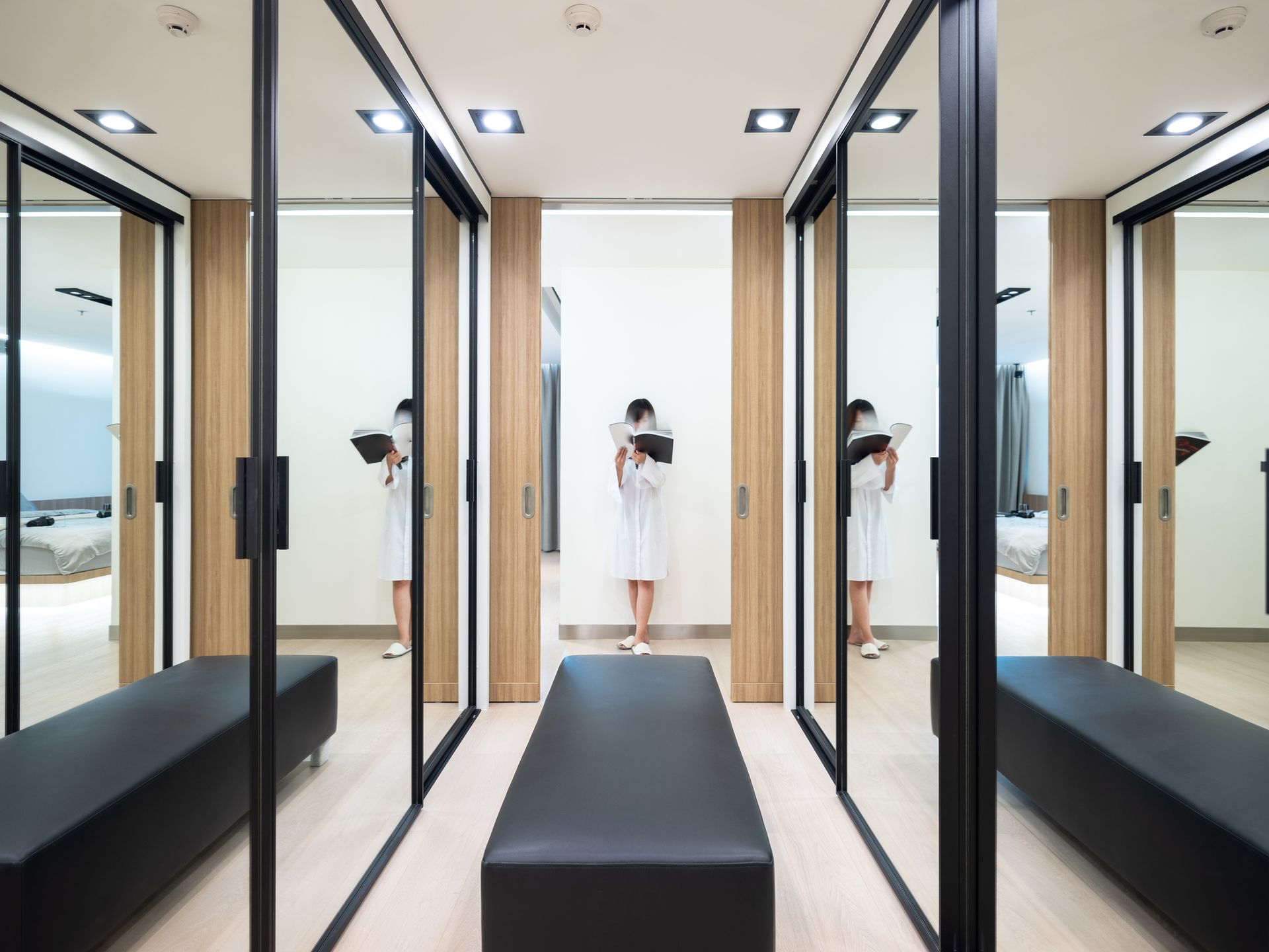 Mirrored Wardrobe Doors | Wellington, Nsw | R & D Glass Holdings