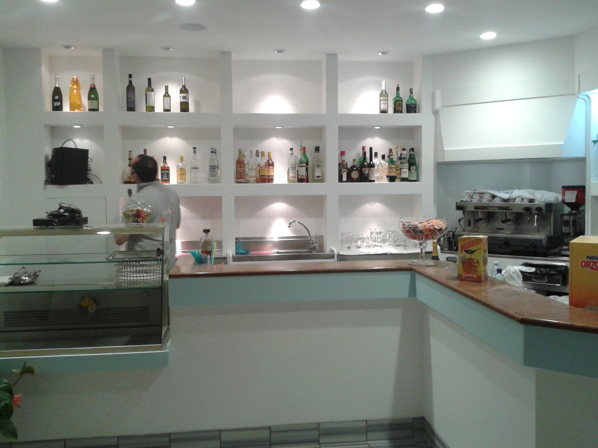 tinteggiatura per bar