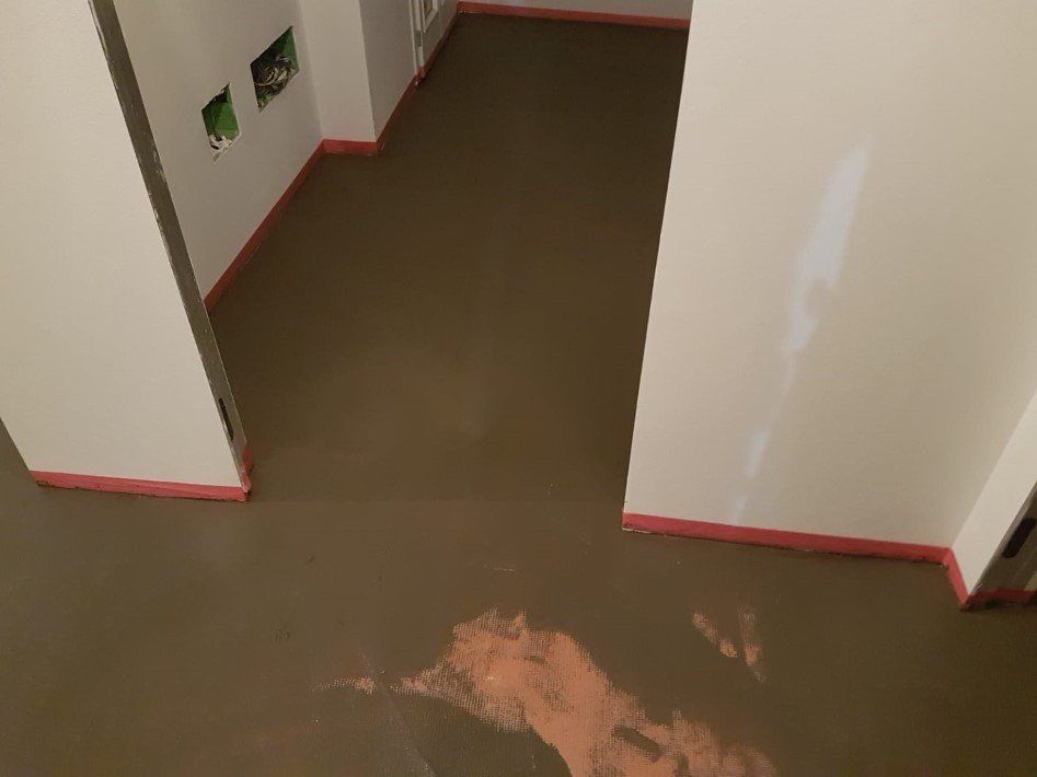 pavimento in resina effetto lucido