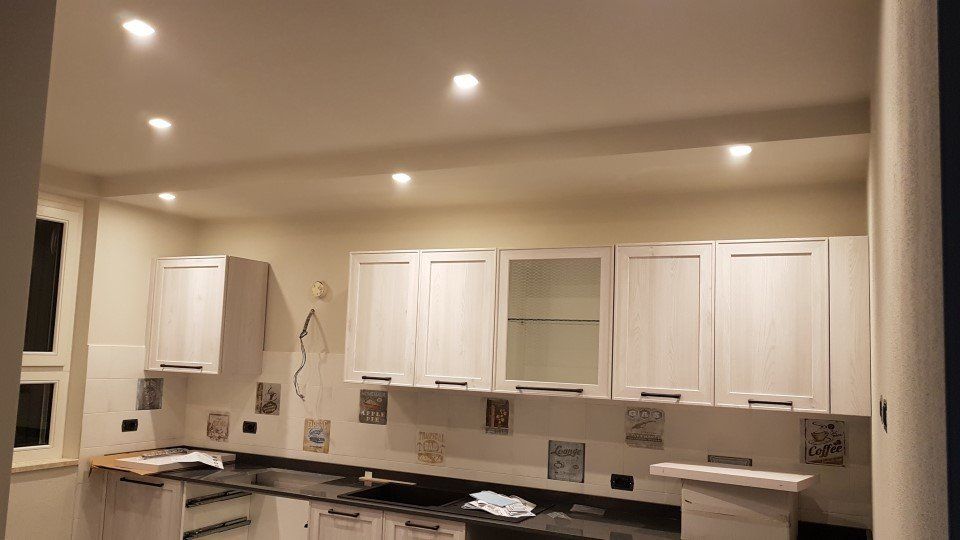 Lavori in corso per tinteggiatura in cucina