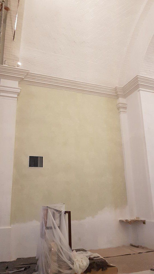 Tinteggiatura in corso