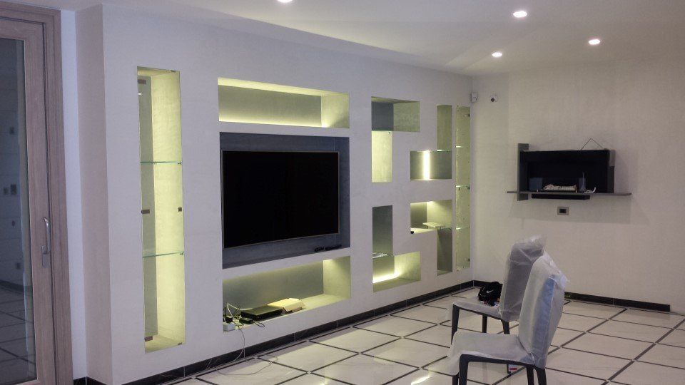 parete in cartongesso personalizzata per televisione