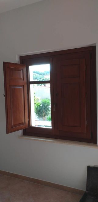 finestra e infissi in legno