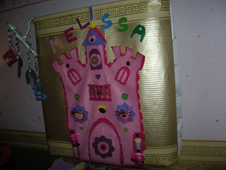 nome cucito su tessuto con macchina da cucire