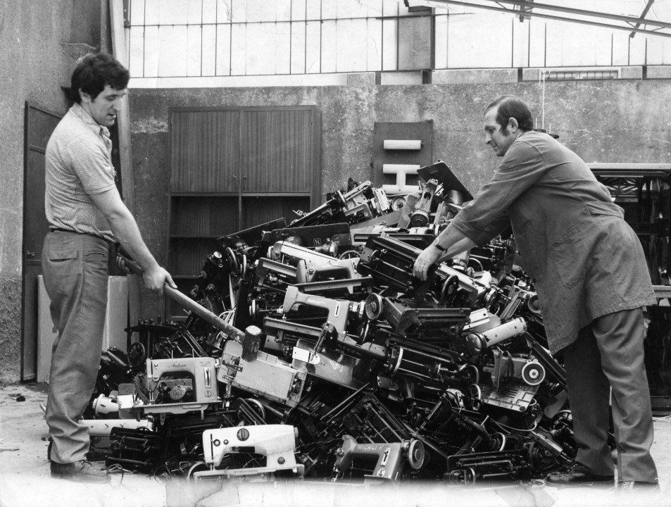 macchina per cucire modello retro 5