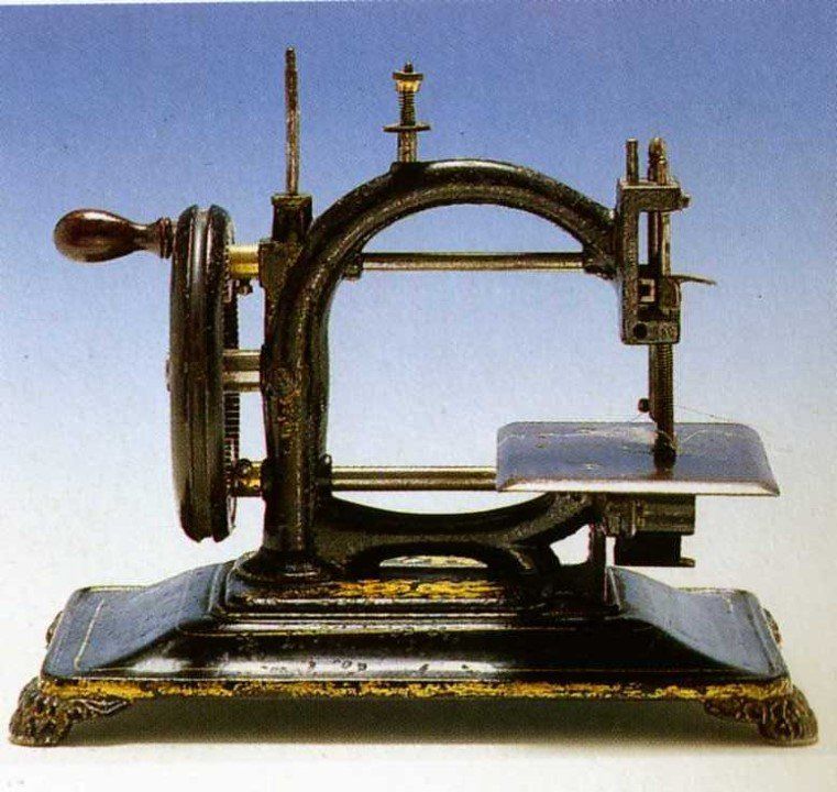 macchina per cucire modello retro 8