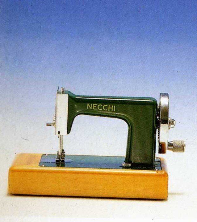macchina per cucire modello retro 10
