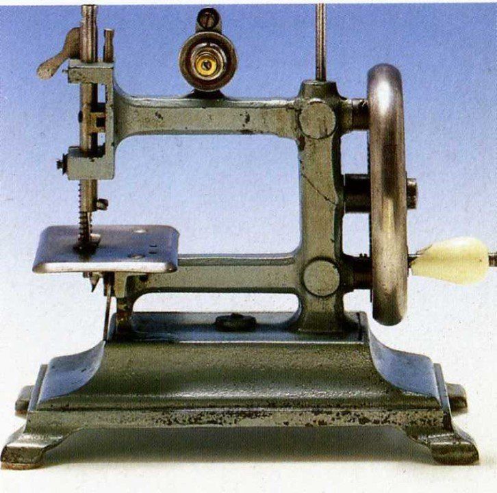 macchina per cucire modello retro 9