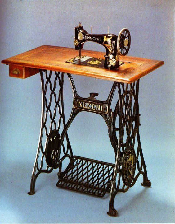 macchina per cucire modello retro 17
