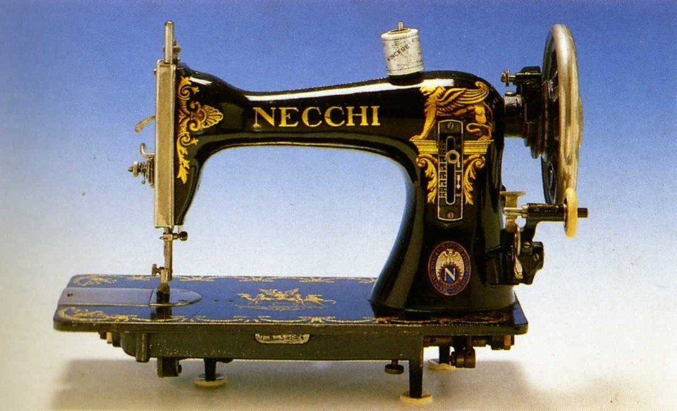 macchina per cucire modello retro 19