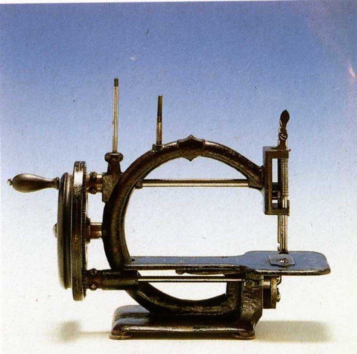 macchina per cucire modello retro 18