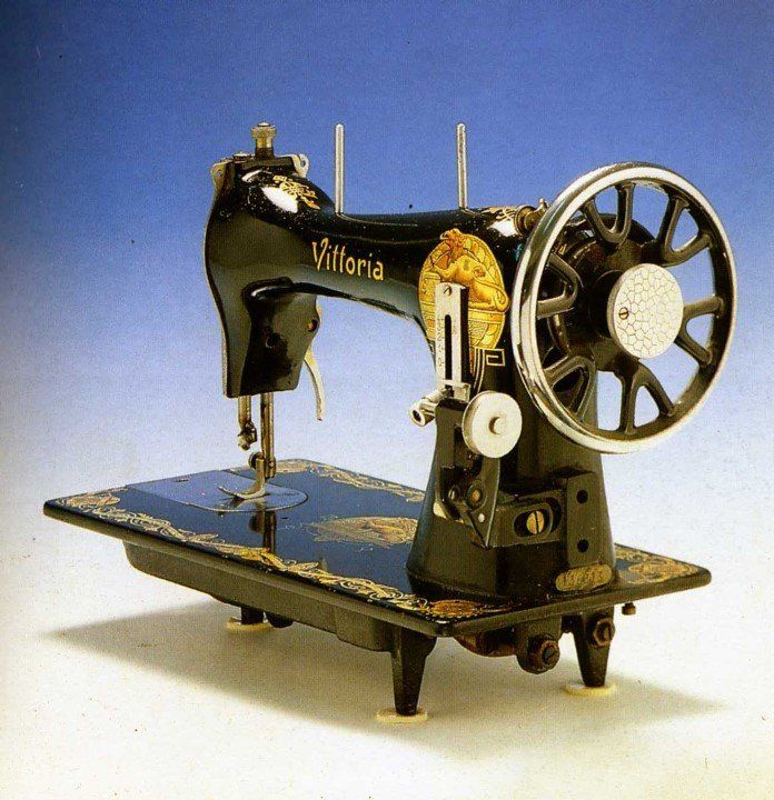macchina per cucire modello retro 24