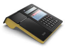 Dispositivo POS giallo e nero con touchscreen, tastierino numerico e lettore di carte.