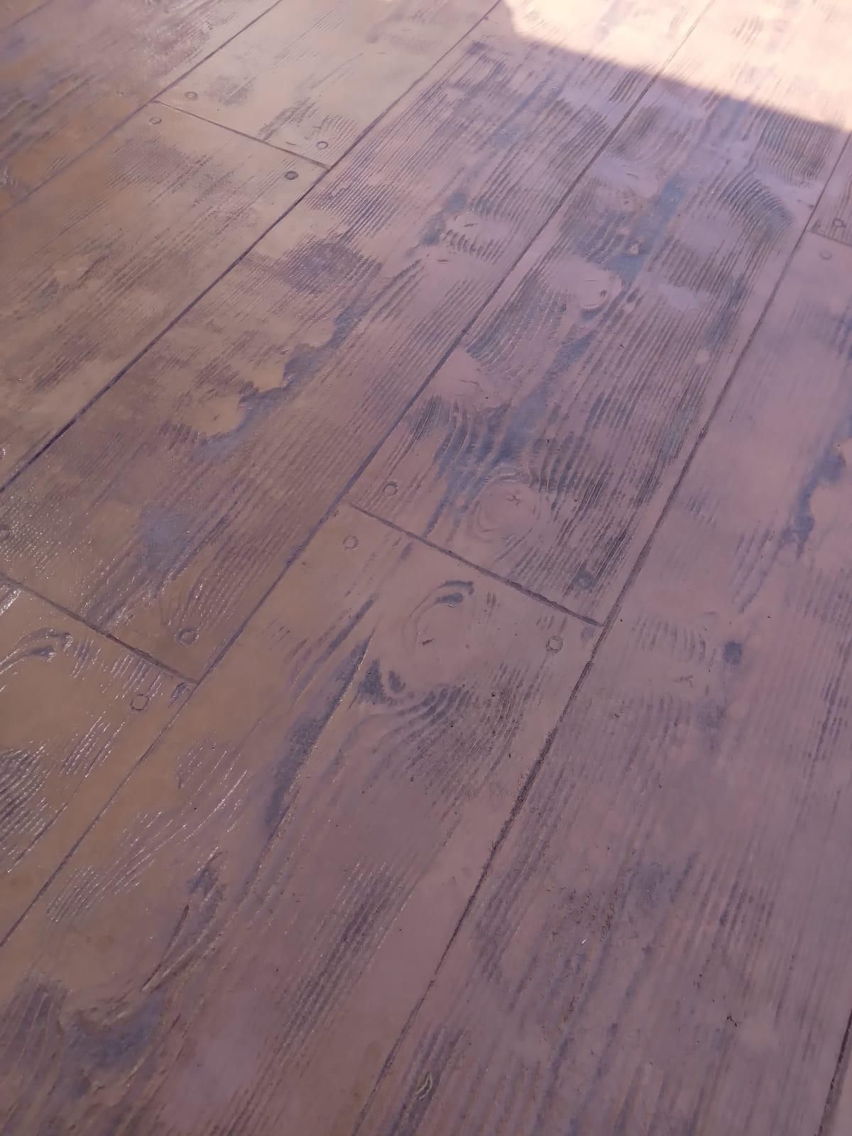 pavimento stampato effetto legno