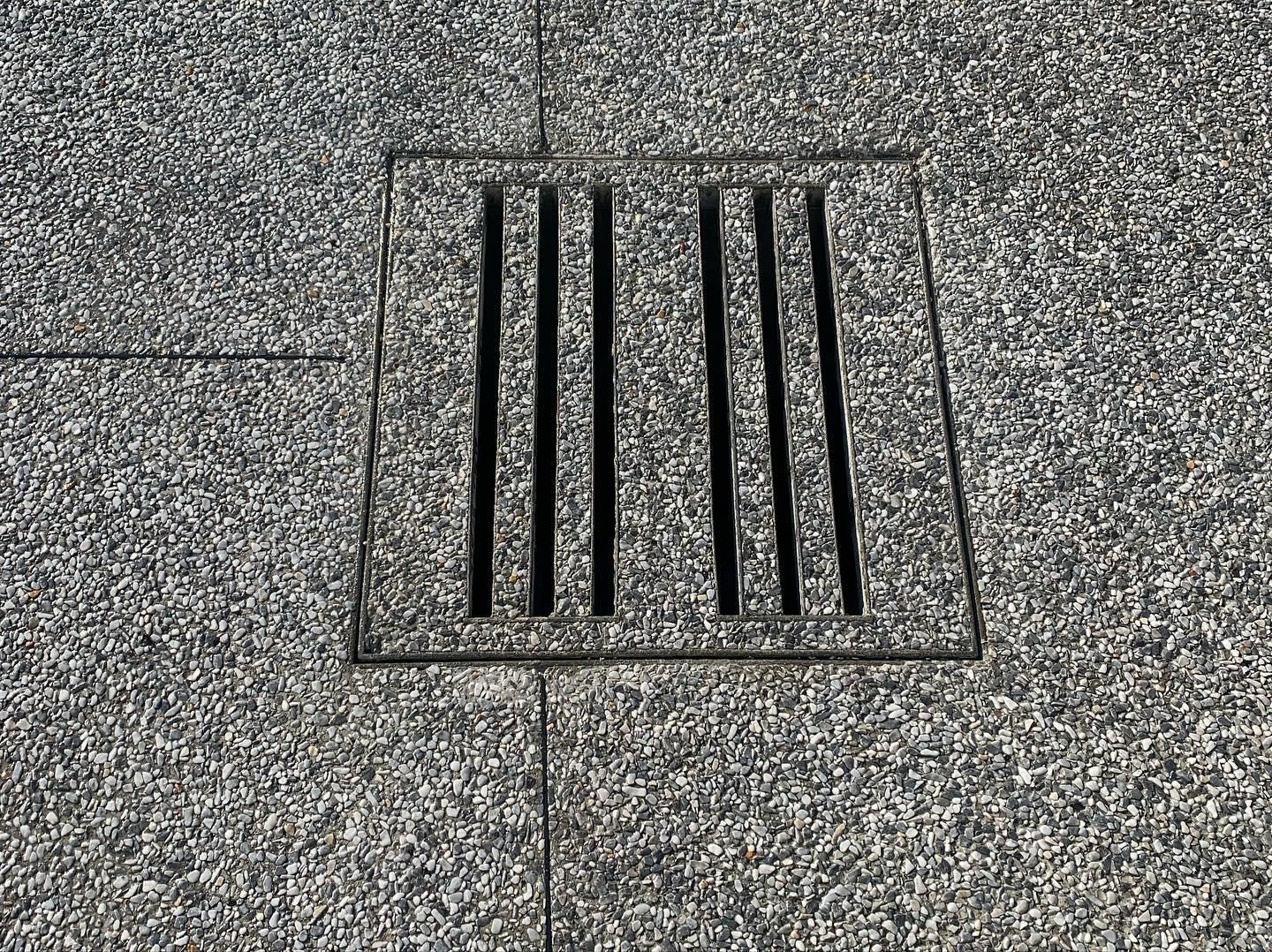 tombino in sasso lavato