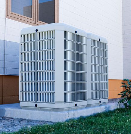 Image de substitution représentant une montagne et un soleil.