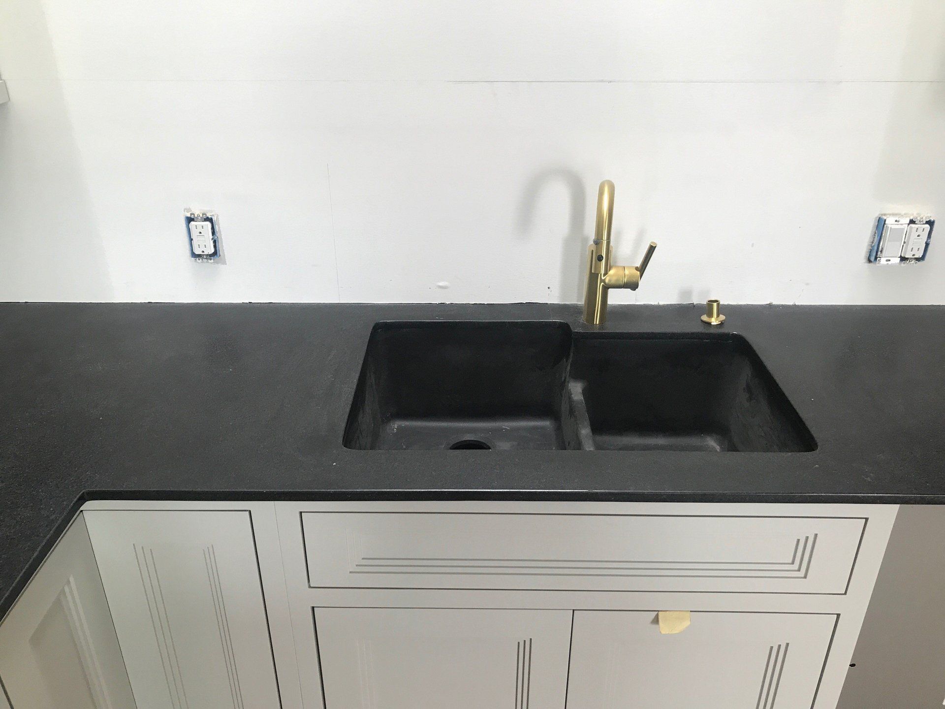 Classic Quartz Countertops in West Islip, NY