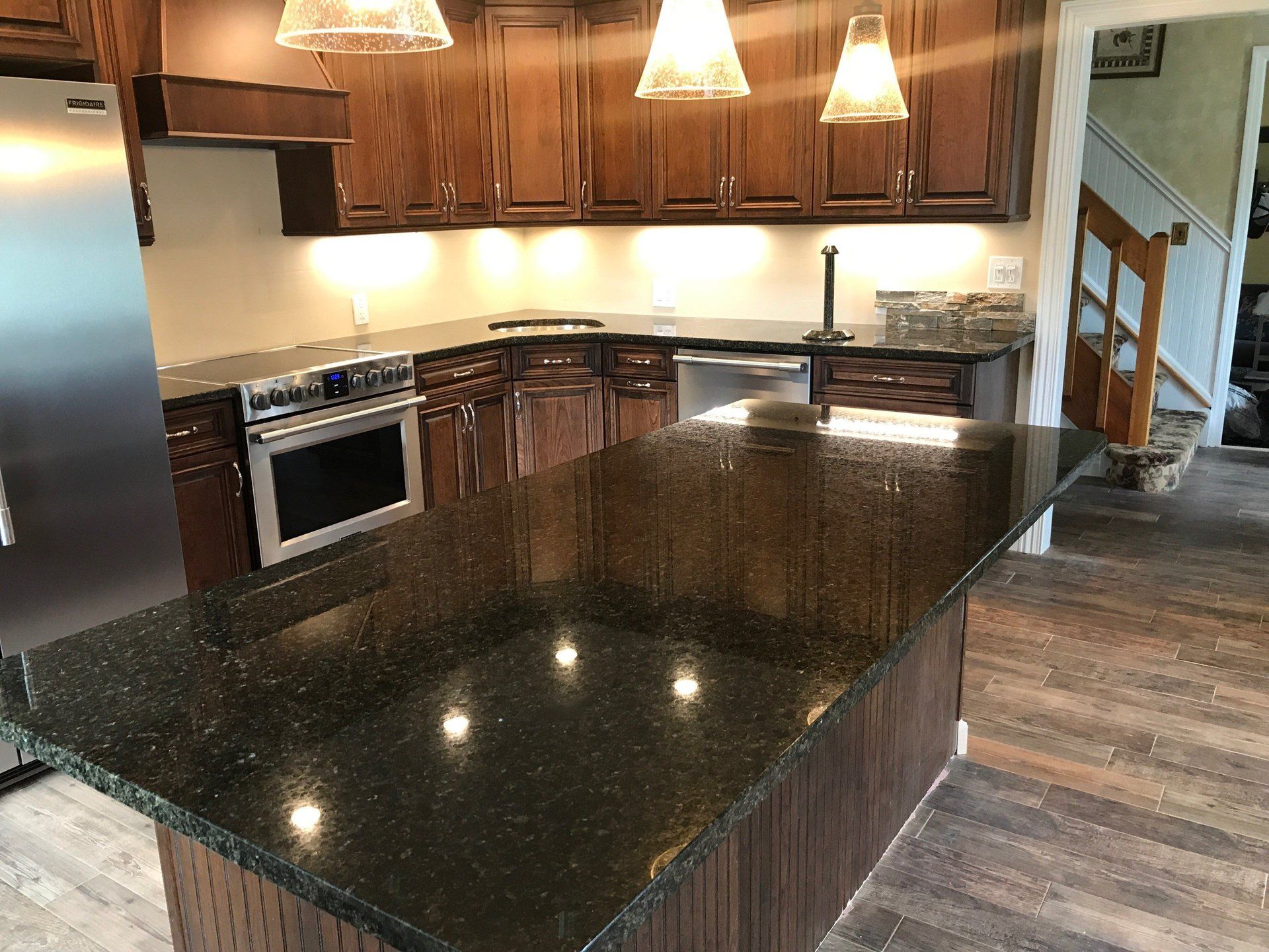 Polished Quartz Countertops in Lake Grove, NY