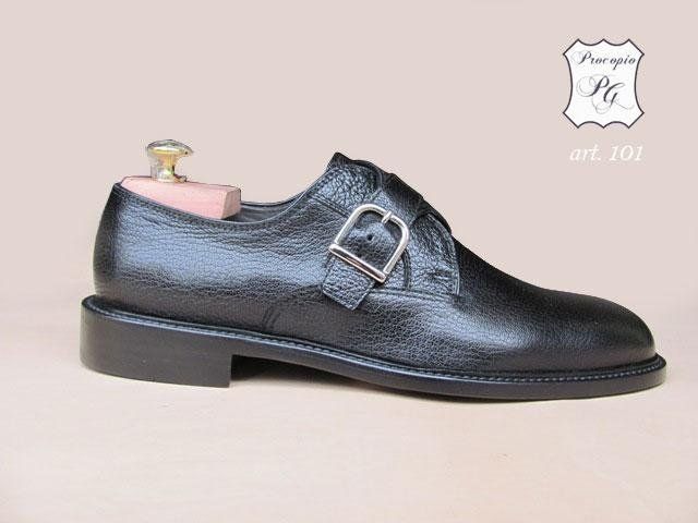 eleganti calzature modello uomo