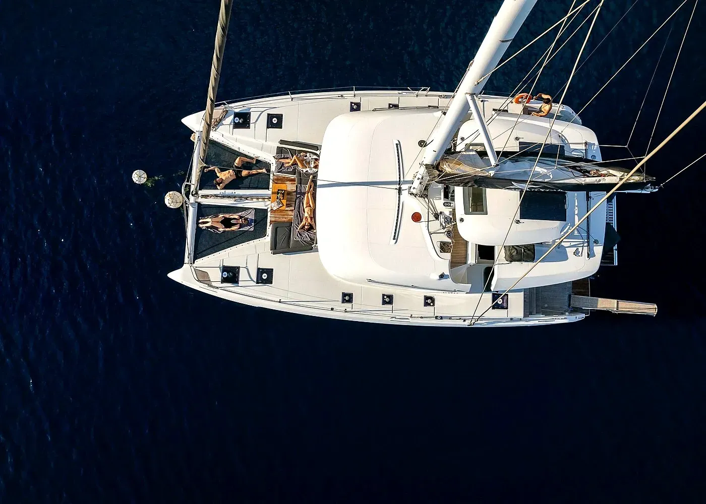 Private Santorini catamaran cruise for cruise ship passengers with one-day land and sea combo experi