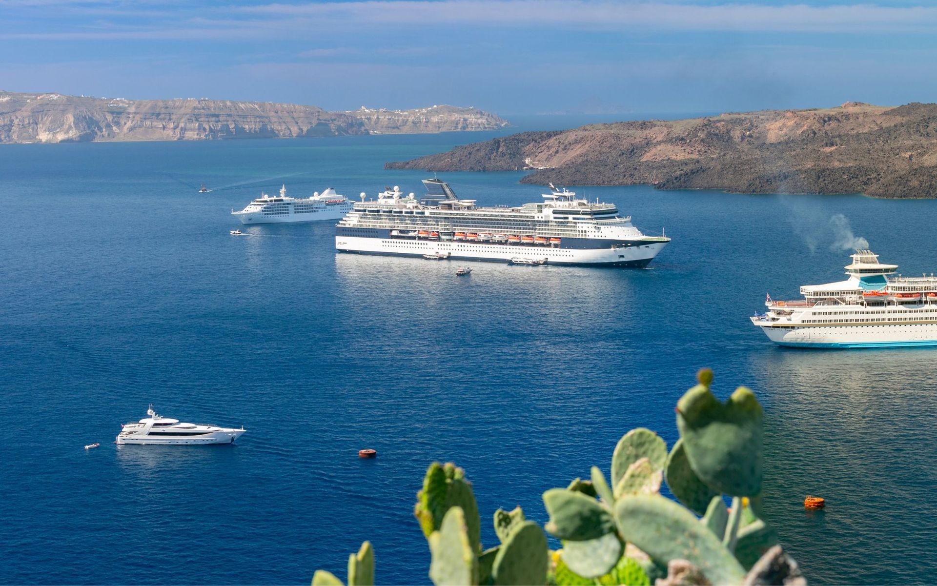 Santorini cruise day