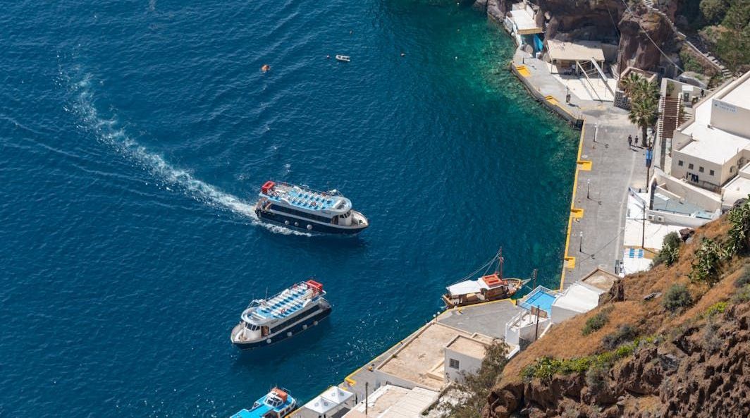 How to disembark in Santorini from cruise ship