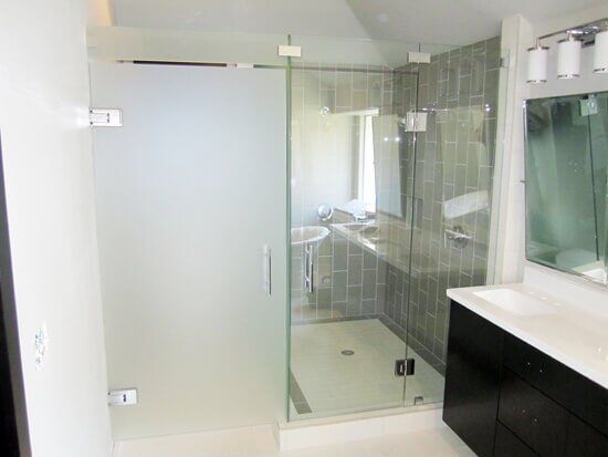 Shower Room with Mirror — Addison, TX — Barco Mirror And Glass