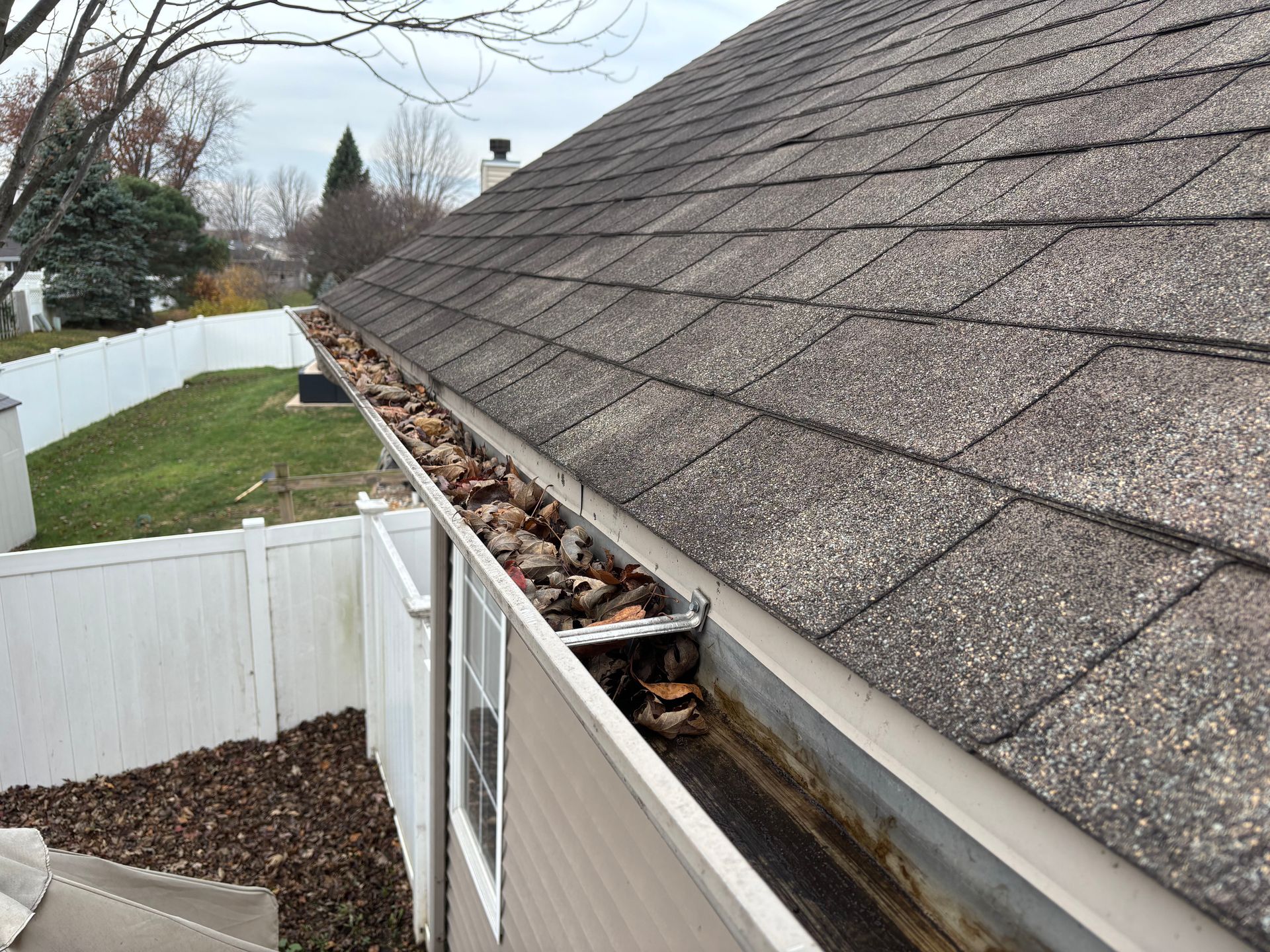 kankakee gutter cleaning before photo