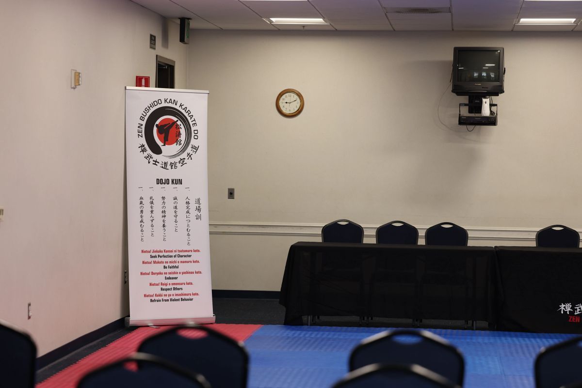 A room with a sign that says karate on it
