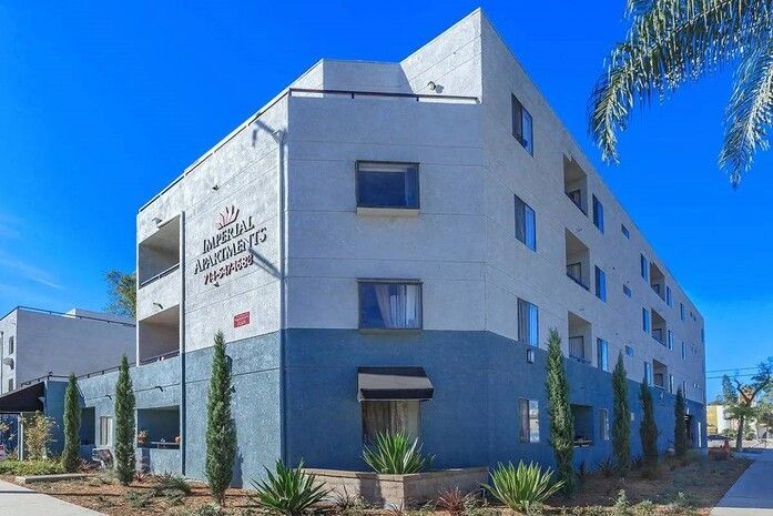 Beach West Apartments
