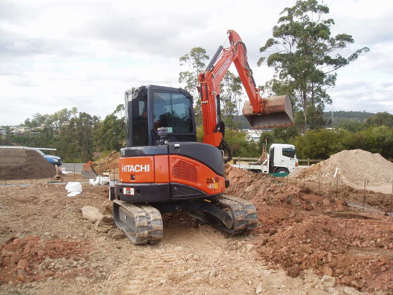 Gold Coast Equipment Hire Gallery E & R Bobcat & Excavator Services